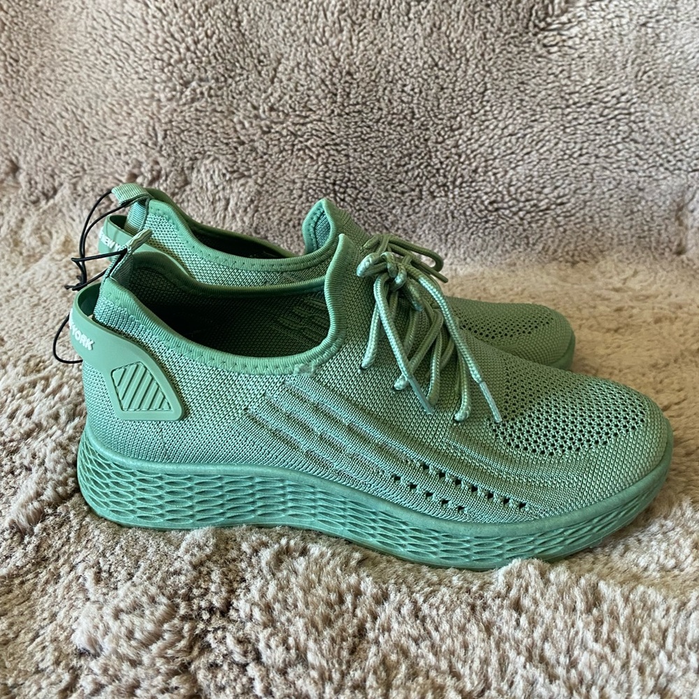 NEW PONY Sneakers
